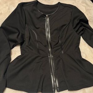 Women’s zippered top